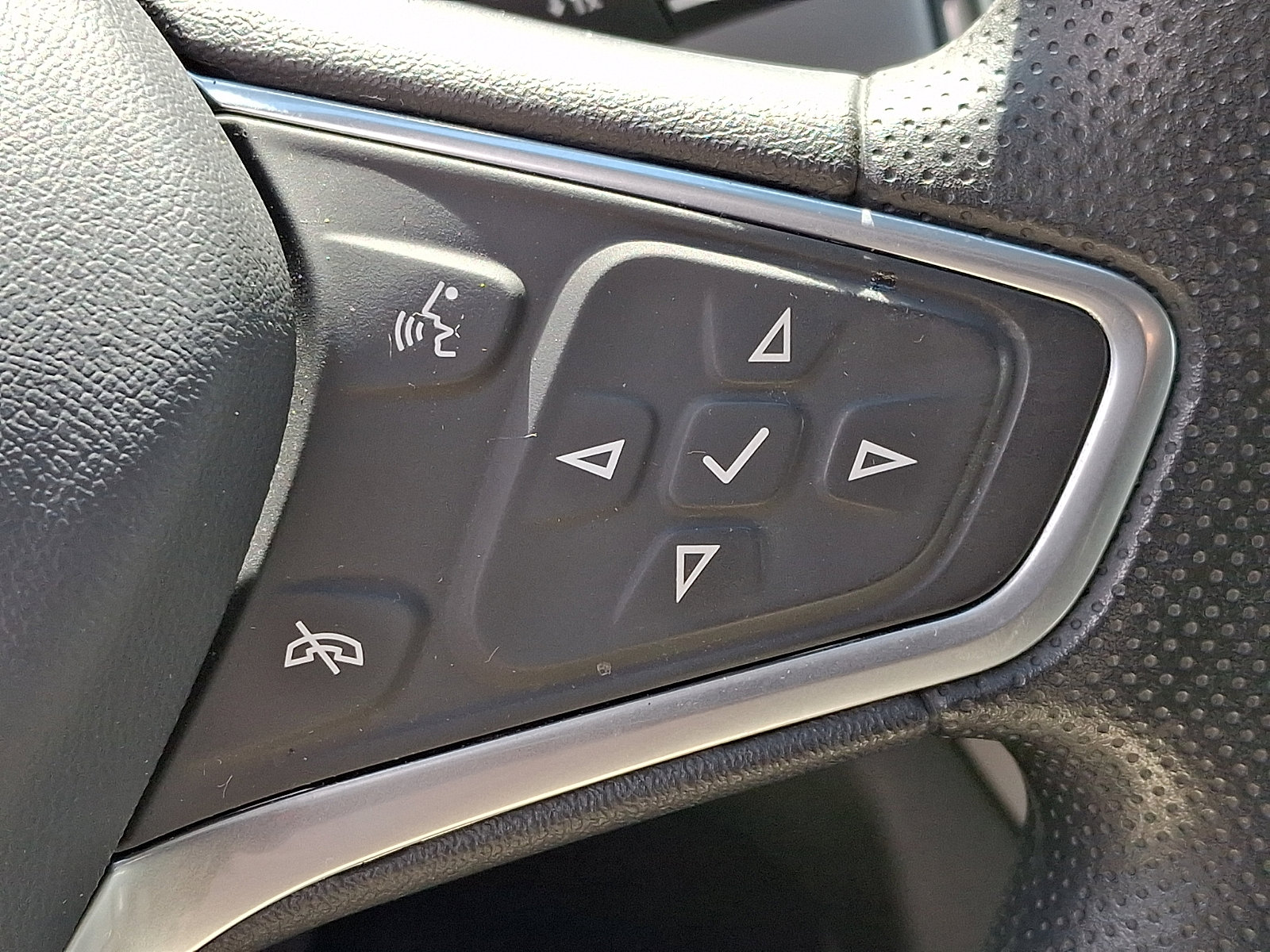 Certified 2023 Chevrolet Equinox LS w/ LS Convenience Package image 22