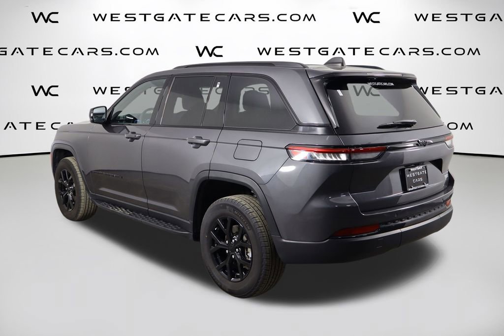 Used 2024 Jeep Grand Cherokee Altitude image 50