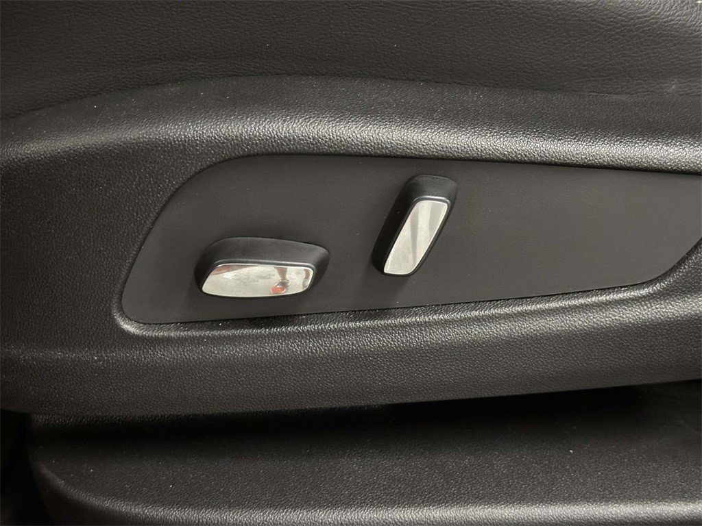 Certified 2024 Cadillac XT6 Luxury image 28