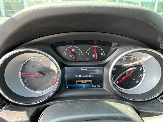 Used 2018 Buick Regal Essence w/ Driver Confidence Package #1 FWD image 21
