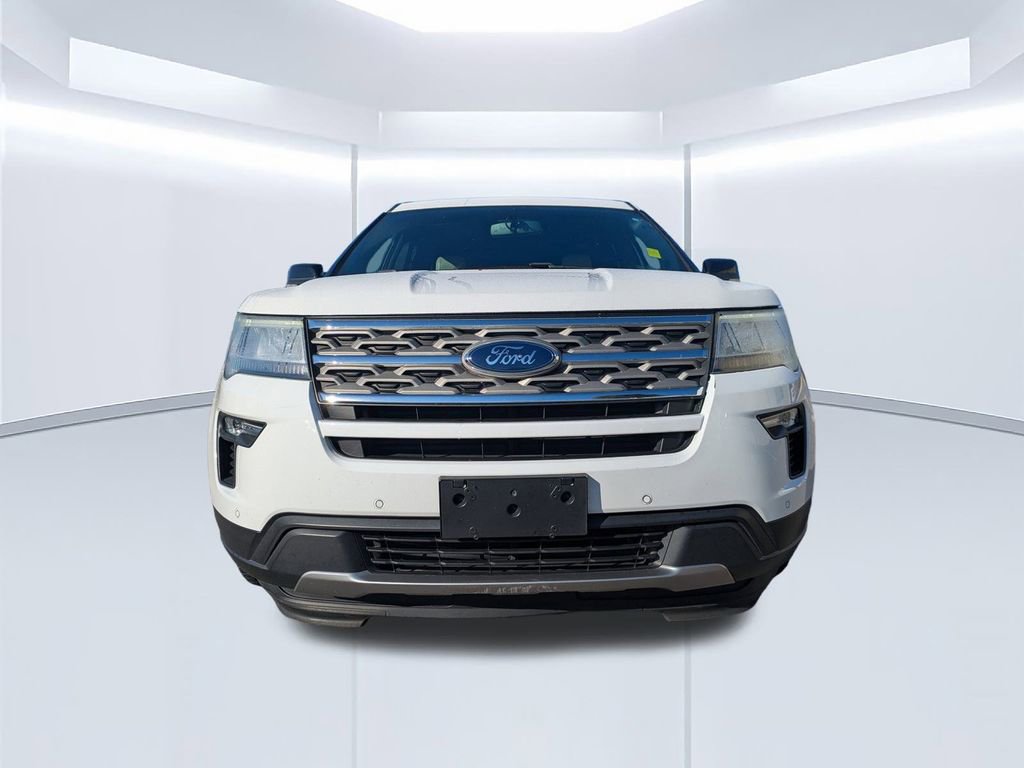 Used 2018 Ford Explorer XLT w/ Equipment Group 202A image 9