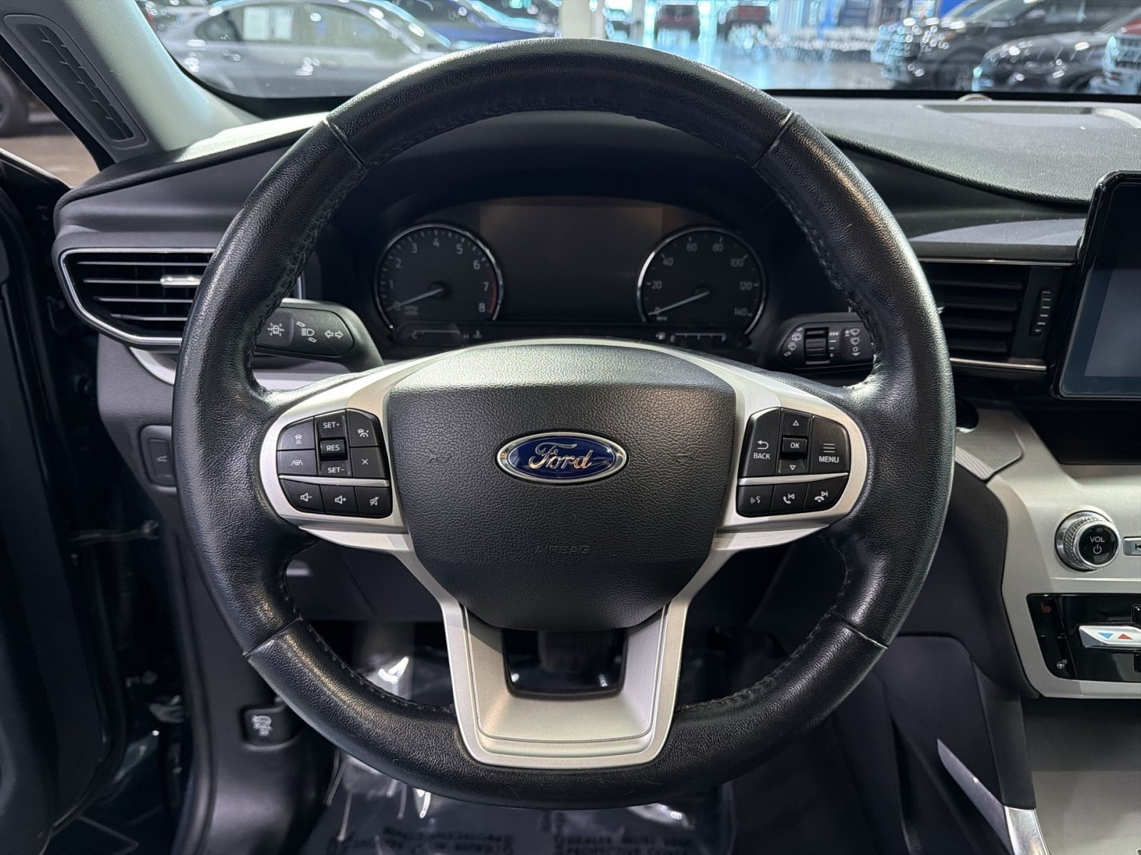 Used 2022 Ford Explorer XLT w/ Equipment Group 202A AWD/4WD image 28