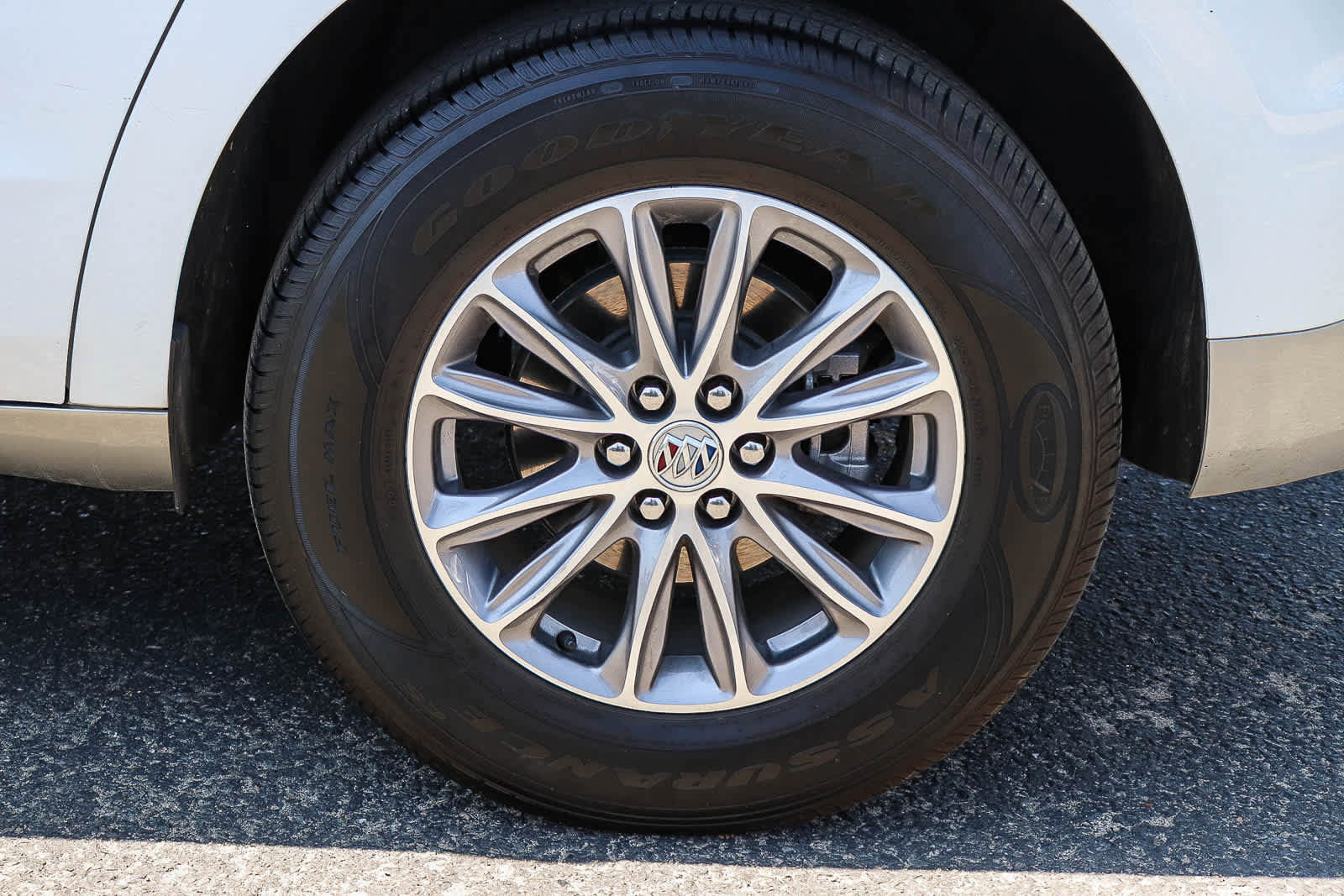 Used 2023 Buick Enclave Essence FWD image 11