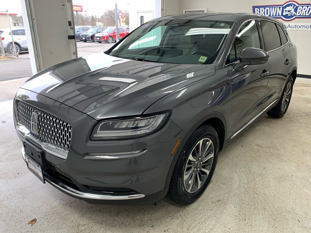Used 2023 Lincoln Nautilus AWD image 2