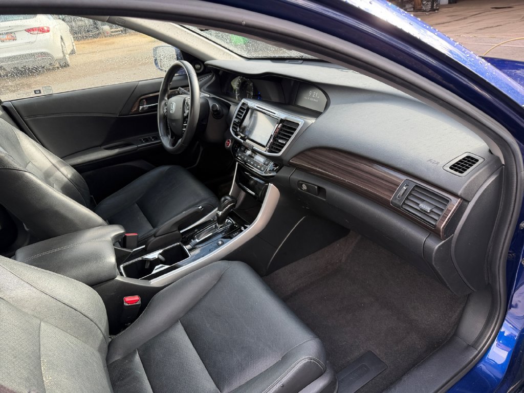 Used 2017 Honda Accord Touring image 16