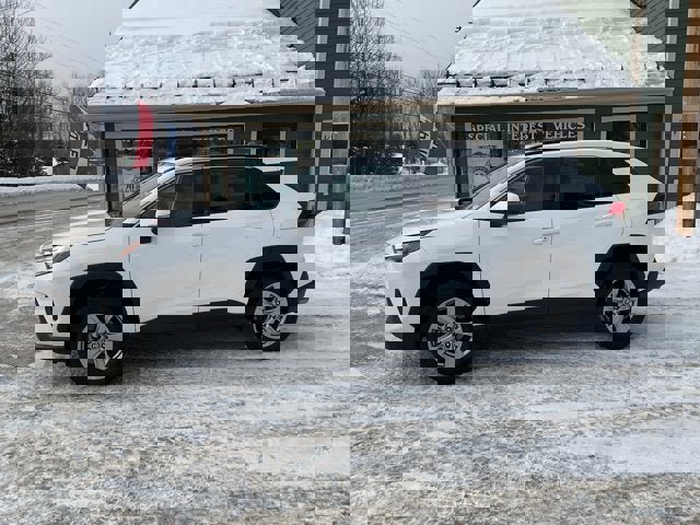 Used 2023 Toyota RAV4 XLE image 2