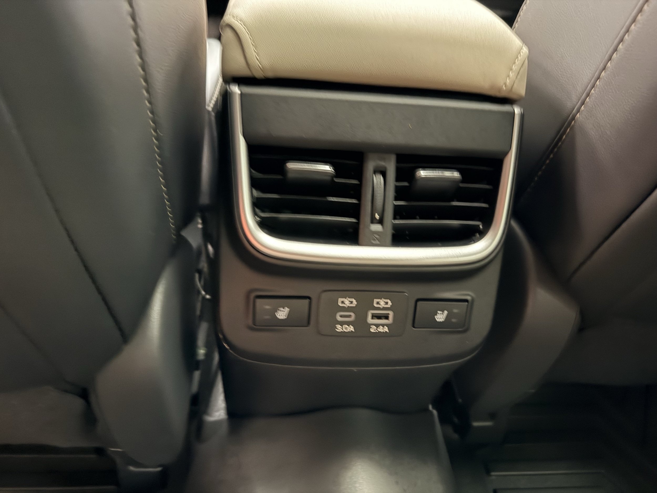Used 2025 Subaru Outback Limited AWD/4WD image 22