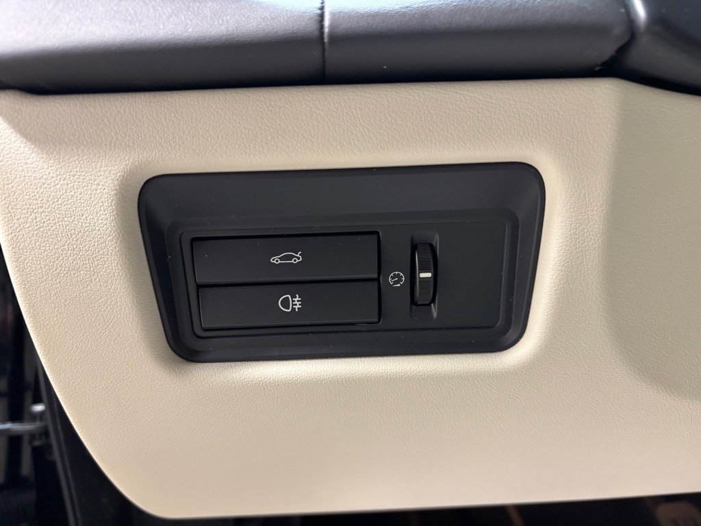 Used 2019 Jaguar XJ L Supercharged image 23