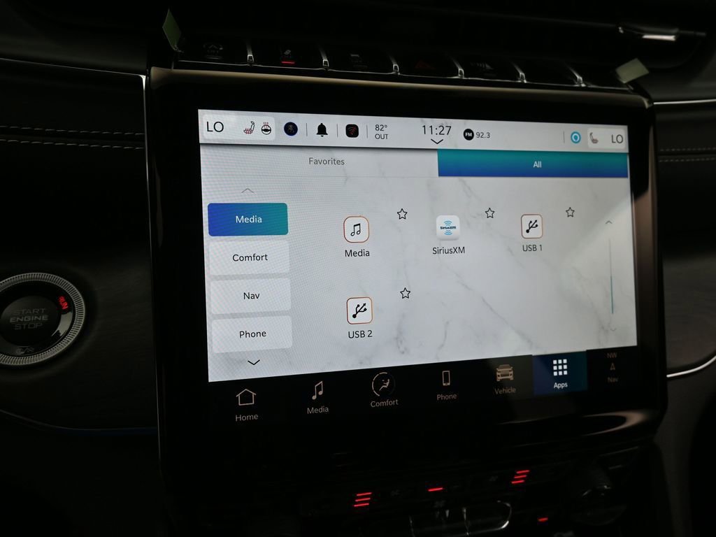 Used 2024 Jeep Grand Cherokee Overland w/ Luxury Tech Group IV image 23