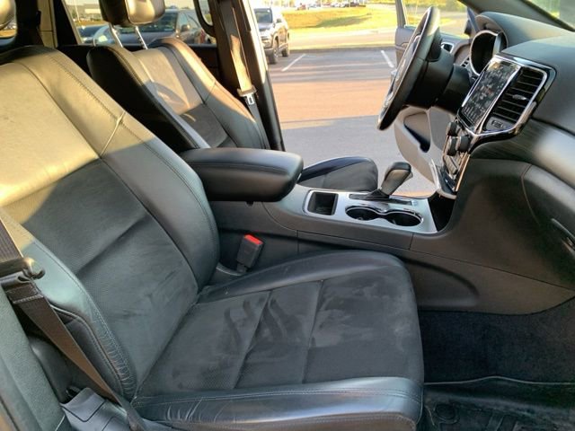 Used 2019 Jeep Grand Cherokee Altitude image 13