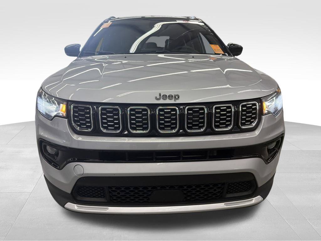 Used 2025 Jeep Compass Limited AWD/4WD image 18