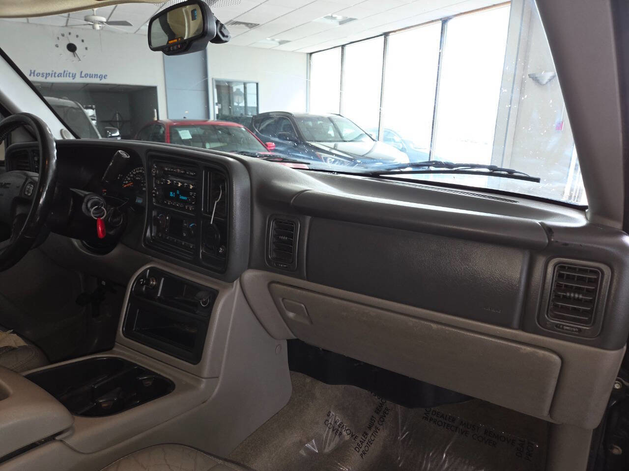 Used 2005 GMC Yukon SLT w/ SLT Preferred Equipment Group AWD/4WD image 30