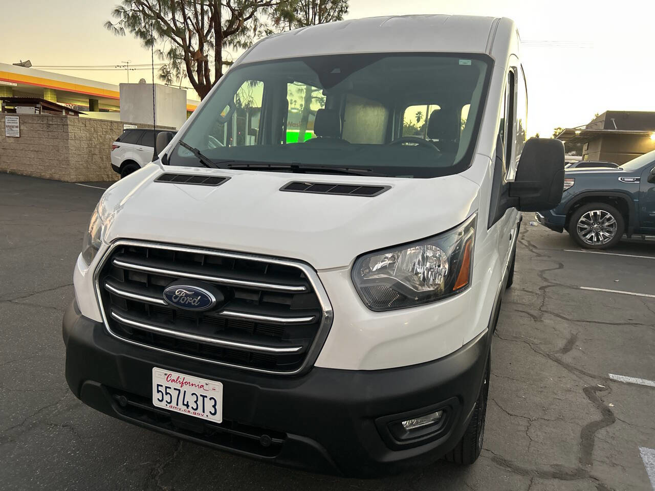 Used 2020 Ford Transit 250 Medium Roof w/ Load Area Protection Package image 1