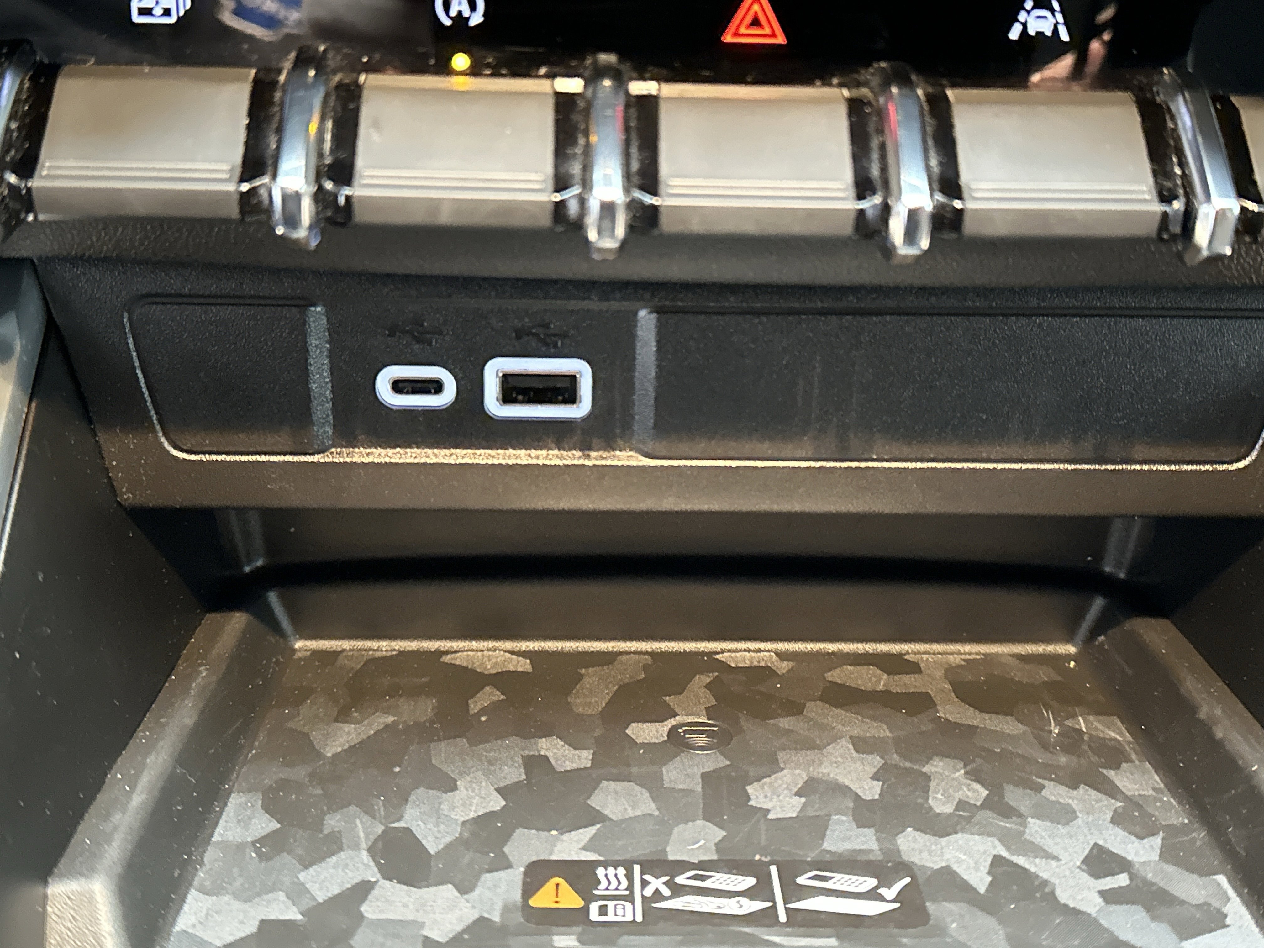 Used 2025 Chevrolet Colorado Z71 w/ Technology Package image 40