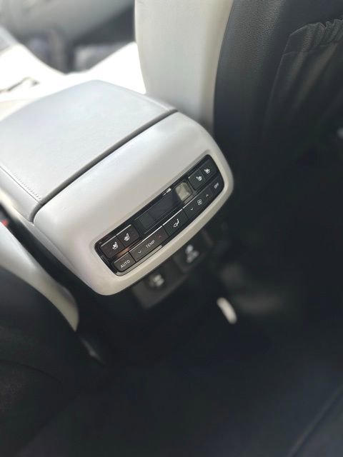 Used 2023 Hyundai Palisade SEL image 16