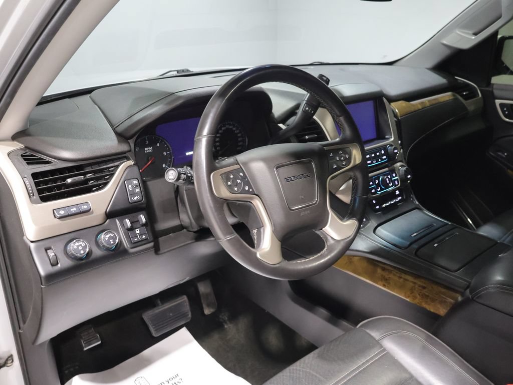 Used 2017 GMC Yukon Denali AWD/4WD image 16