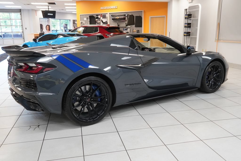 New 2027 Chevrolet Corvette Grand Sport w/ Z52 Sport Performance Package RWD image 10