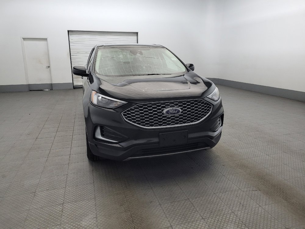 Used 2023 Ford Edge SEL image 14
