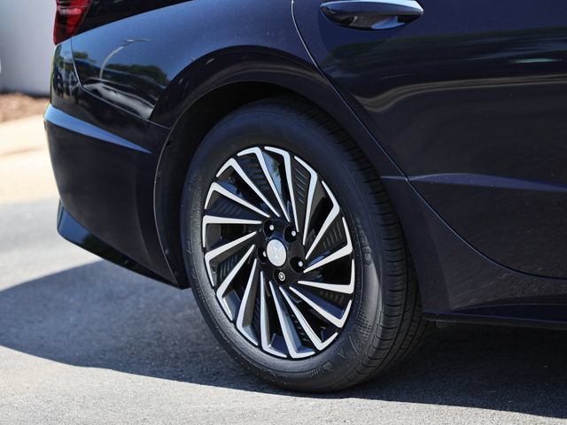 Used 2021 Hyundai Sonata Limited w/ Cargo Package FWD image 6