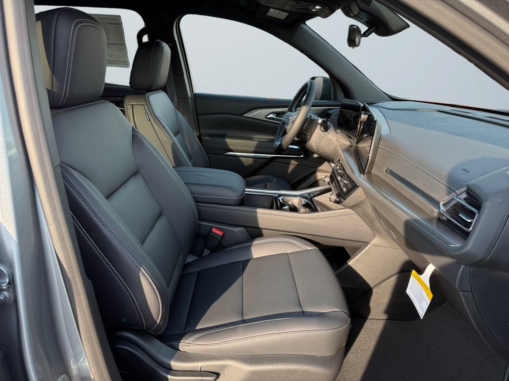 New 2027 Chevrolet Traverse LT w/ Driver Confidence Package FWD image 15