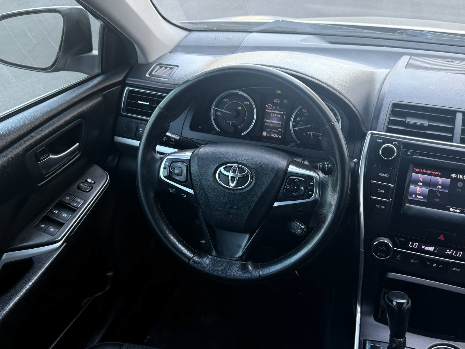 Used 2015 Toyota Camry SE FWD image 36