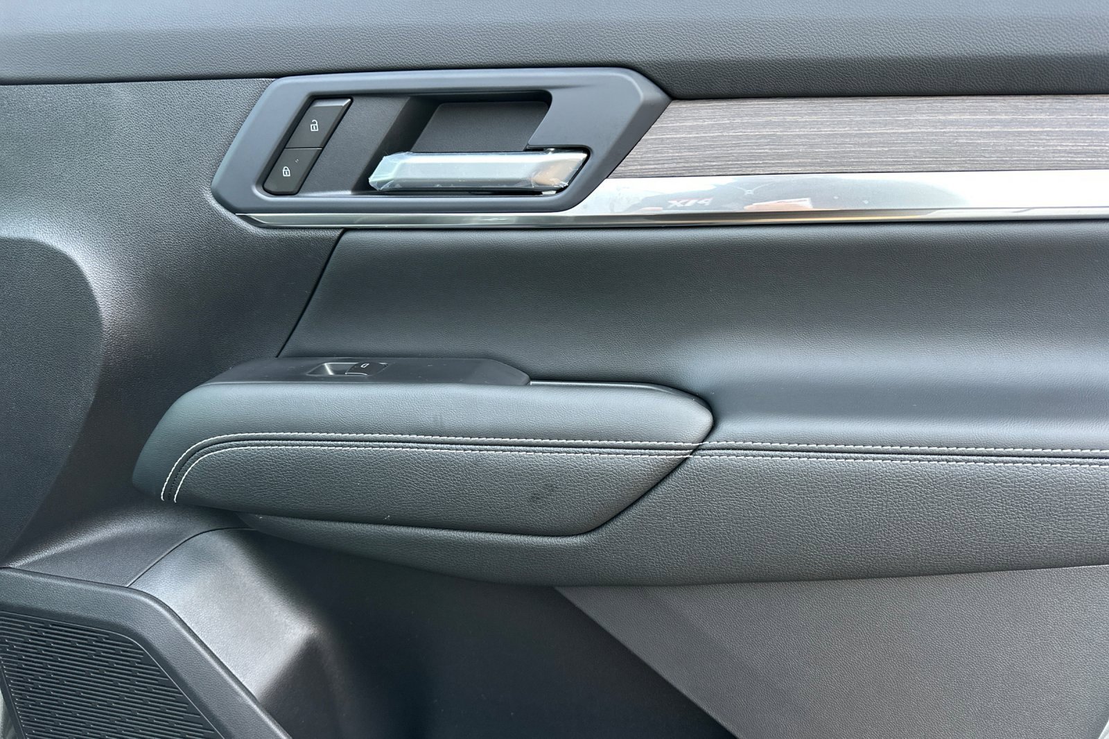 New 2026 GMC Terrain Denali w/ LPO, Floor Liner Package image 19