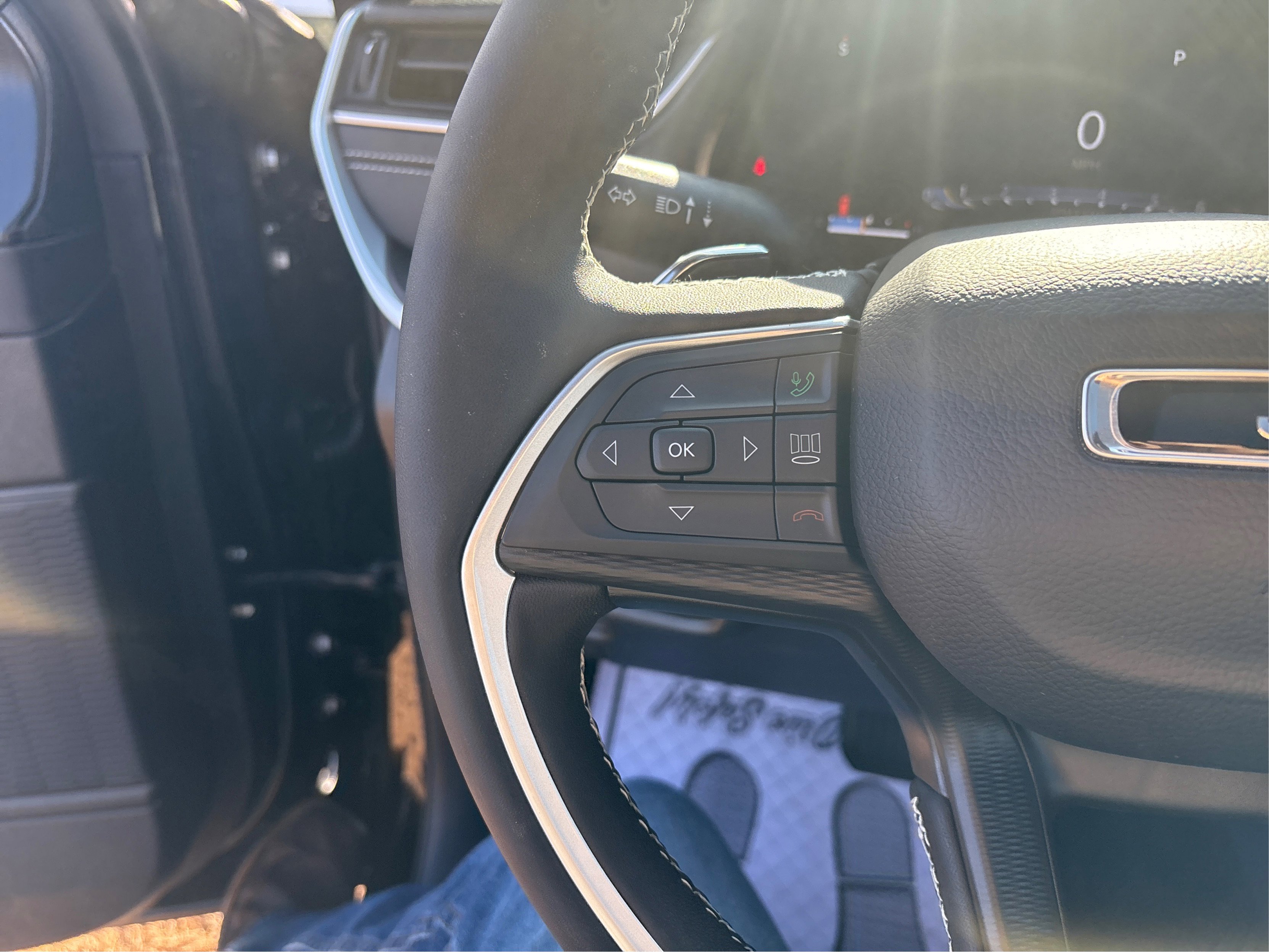 Used 2024 Jeep Grand Cherokee L Altitude image 25