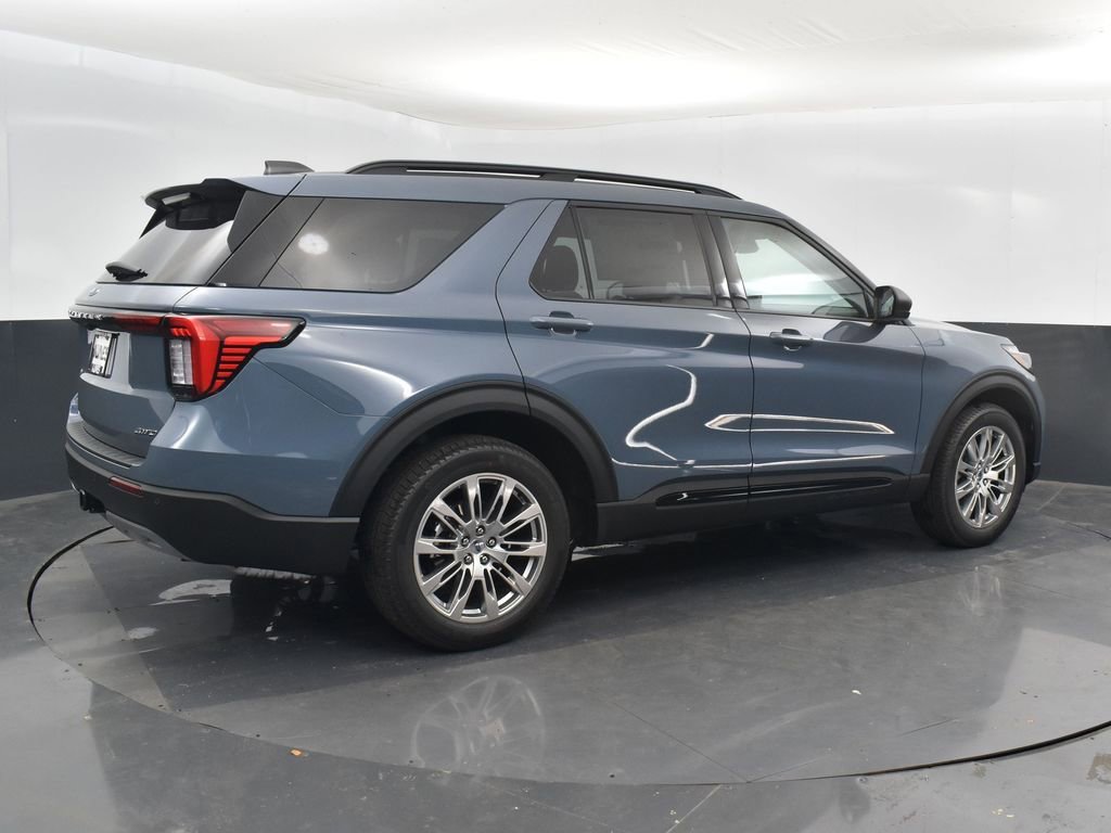 New 2026 Ford Explorer Active w/ Active Comfort Package AWD/4WD image 2