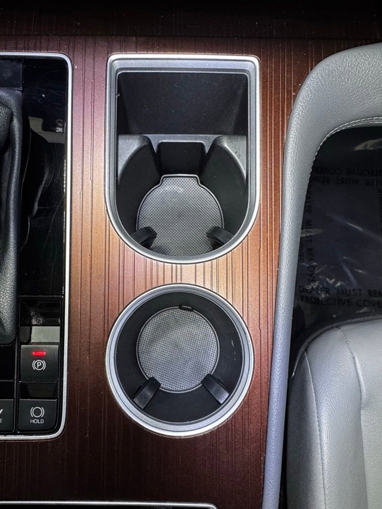 Used 2024 Toyota Sienna XLE image 33