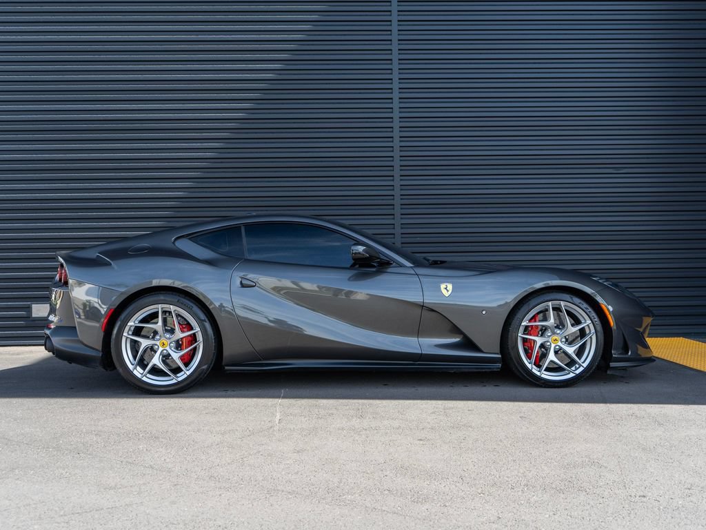Used 2019 Ferrari 812 Superfast RWD image 8