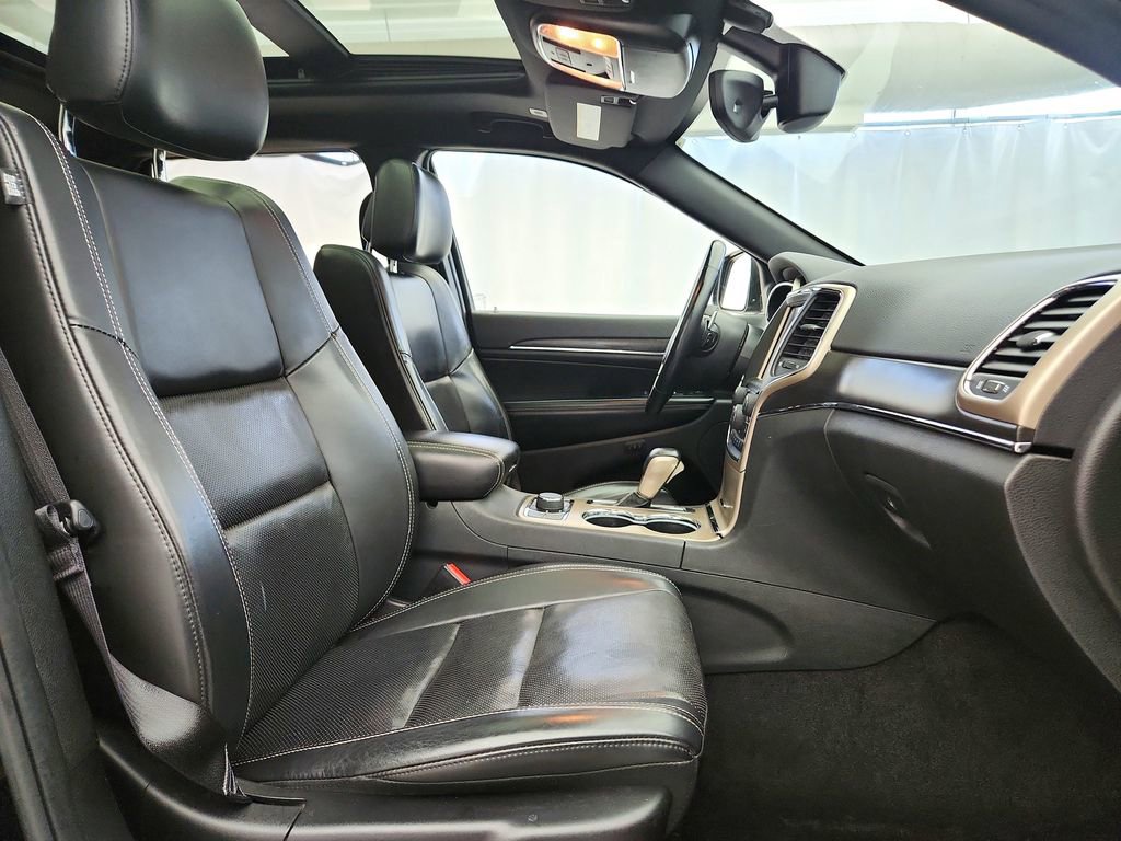 Used 2017 Jeep Grand Cherokee Limited w/ Luxury Group II AWD/4WD image 32