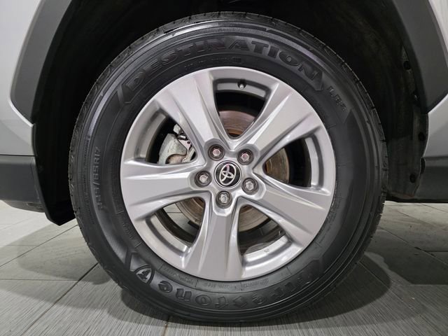Used 2025 Toyota RAV4 XLE AWD/4WD image 22