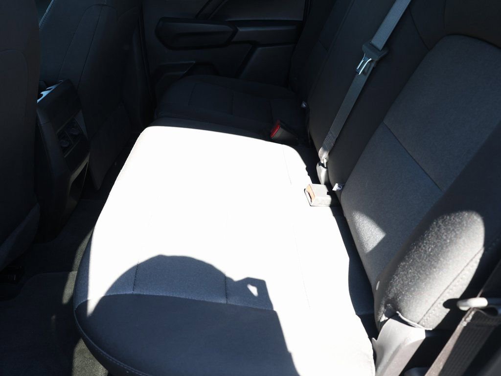 Used 2025 Chevrolet Colorado W/T image 15