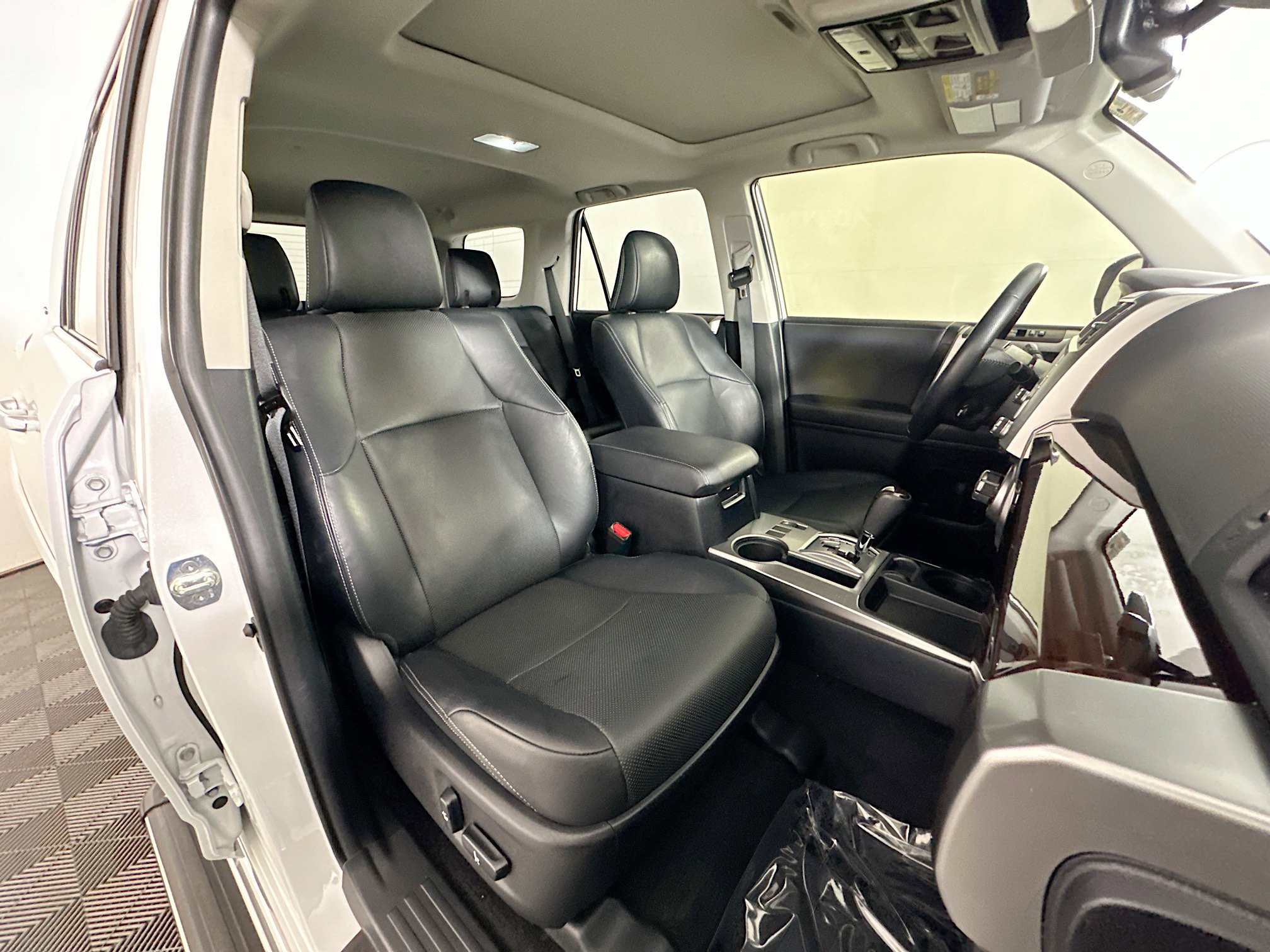 Used 2024 Toyota 4Runner Limited image 28