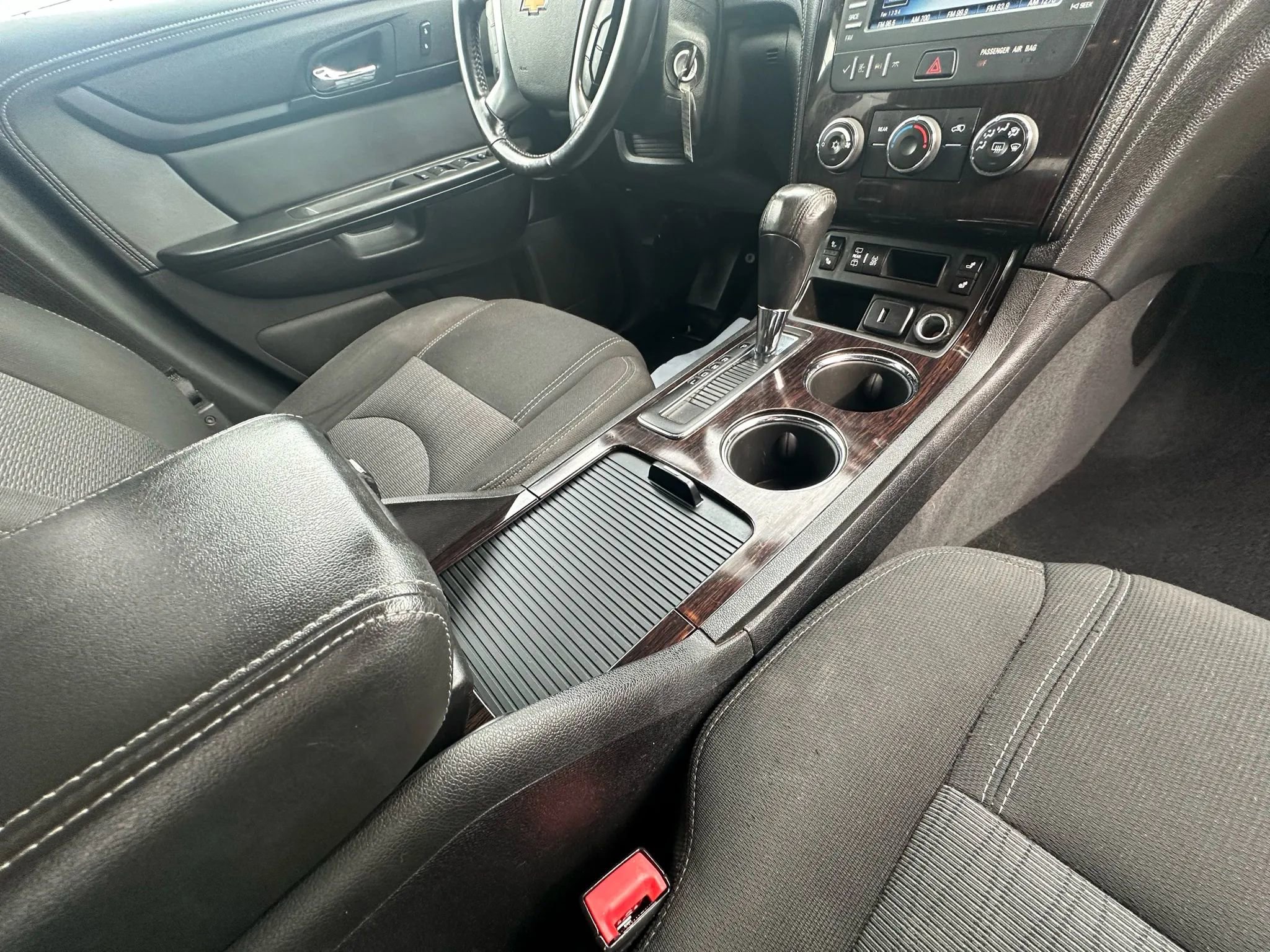 Used 2017 Chevrolet Traverse LT w/ Style and Technology Package image 36