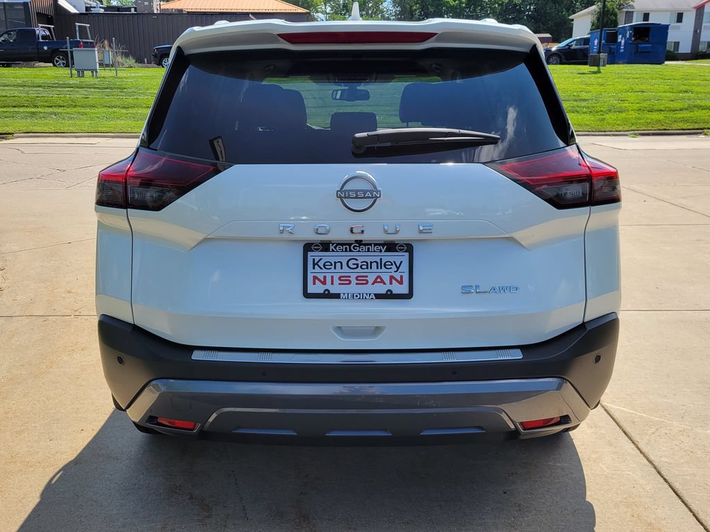 Certified 2023 Nissan Rogue SL w/ SL Premium Package AWD/4WD image 4