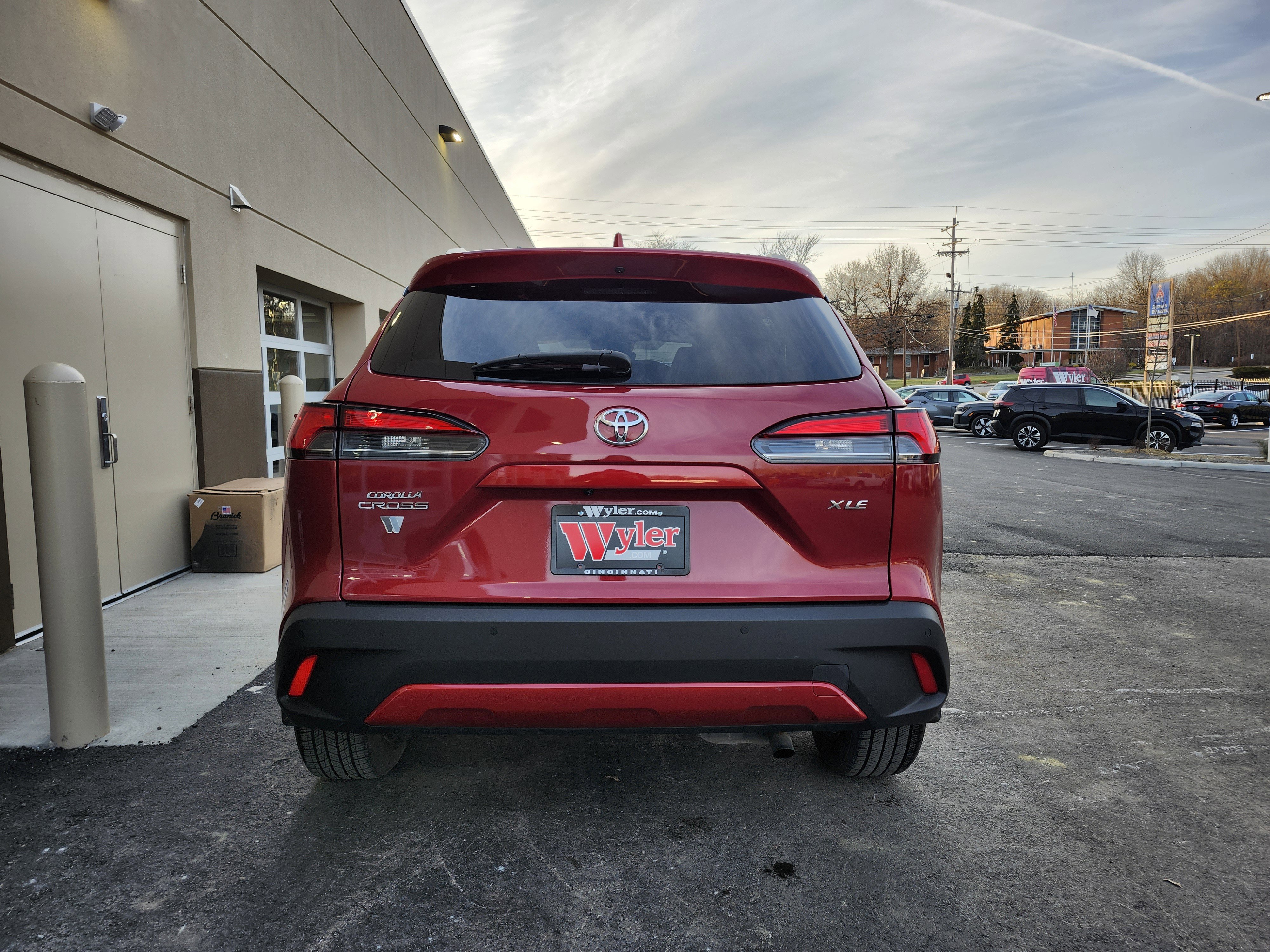 Used 2023 Toyota Corolla Cross XLE image 31