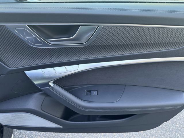 Certified 2022 Audi RS 6 AWD/4WD image 32