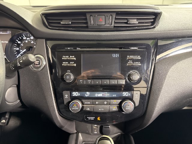 Used 2017 Nissan Rogue Sport SV AWD/4WD image 27