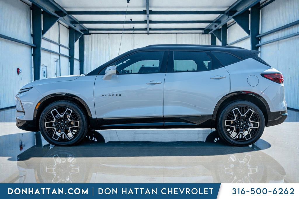 Used 2024 Chevrolet Blazer RS w/ Enhanced Convenience Package image 2