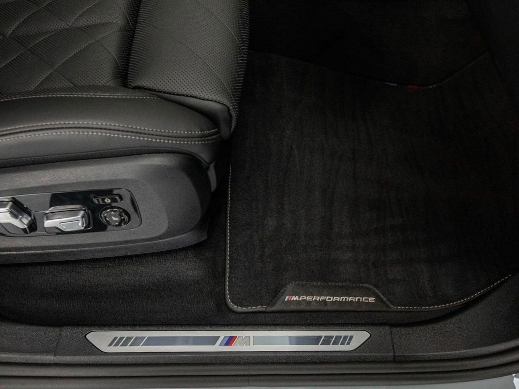 Used 2026 BMW X5 xDrive40i w/ M Sport Package image 29