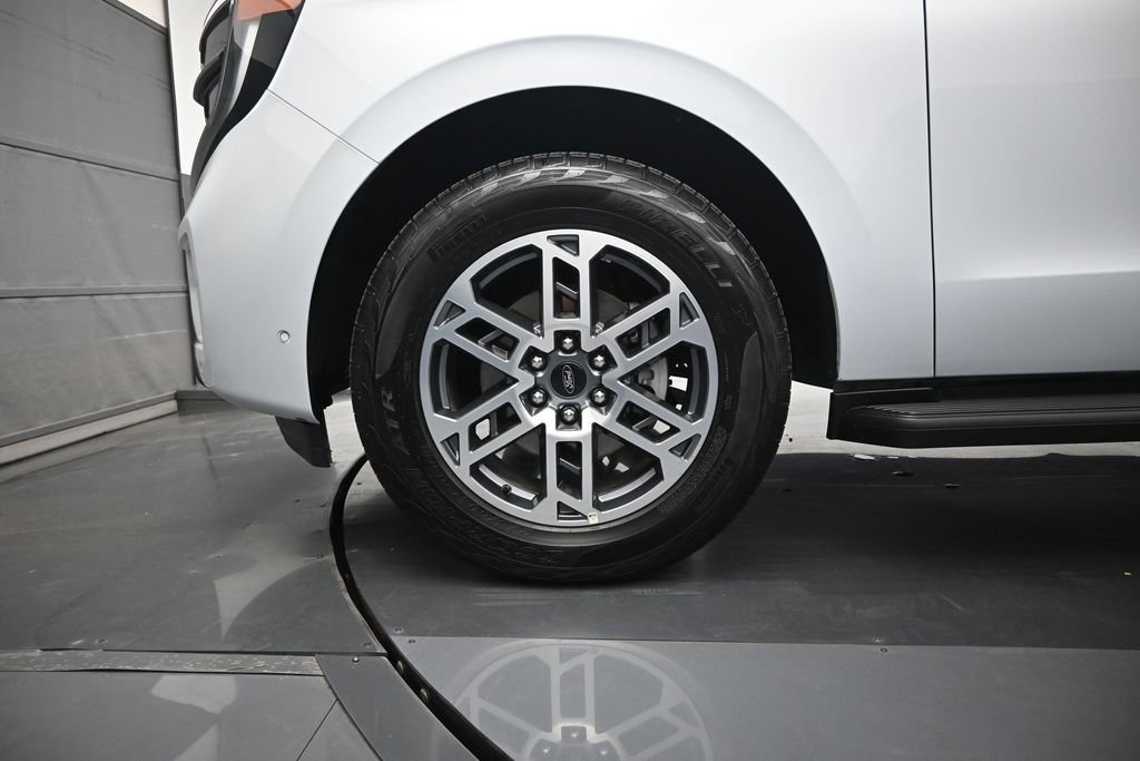 Used 2025 Ford Expedition Active AWD/4WD image 30