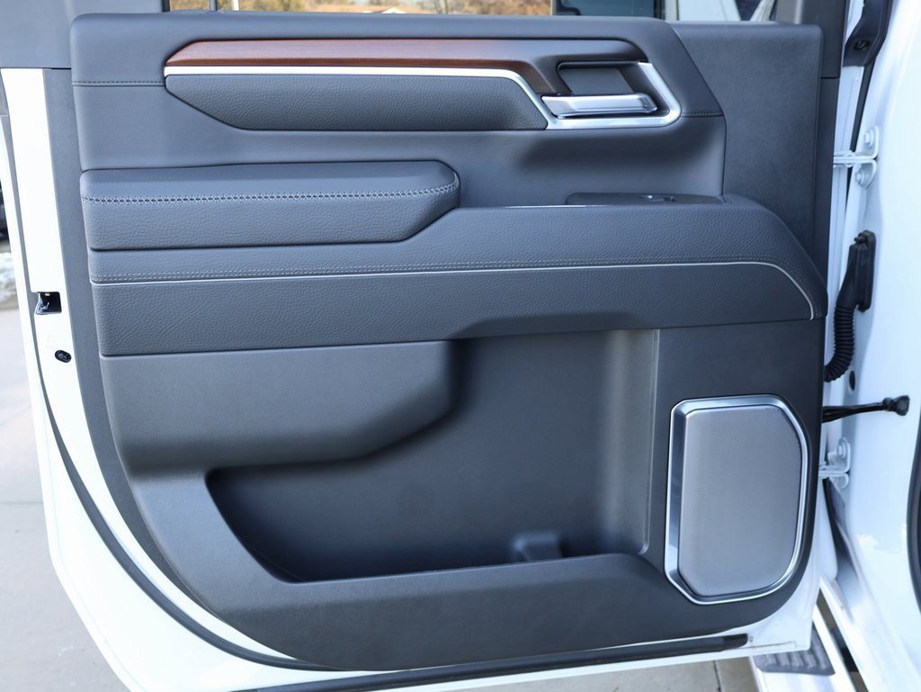 New 2025 GMC Sierra 2500 Denali w/ Denali Reserve Package image 28