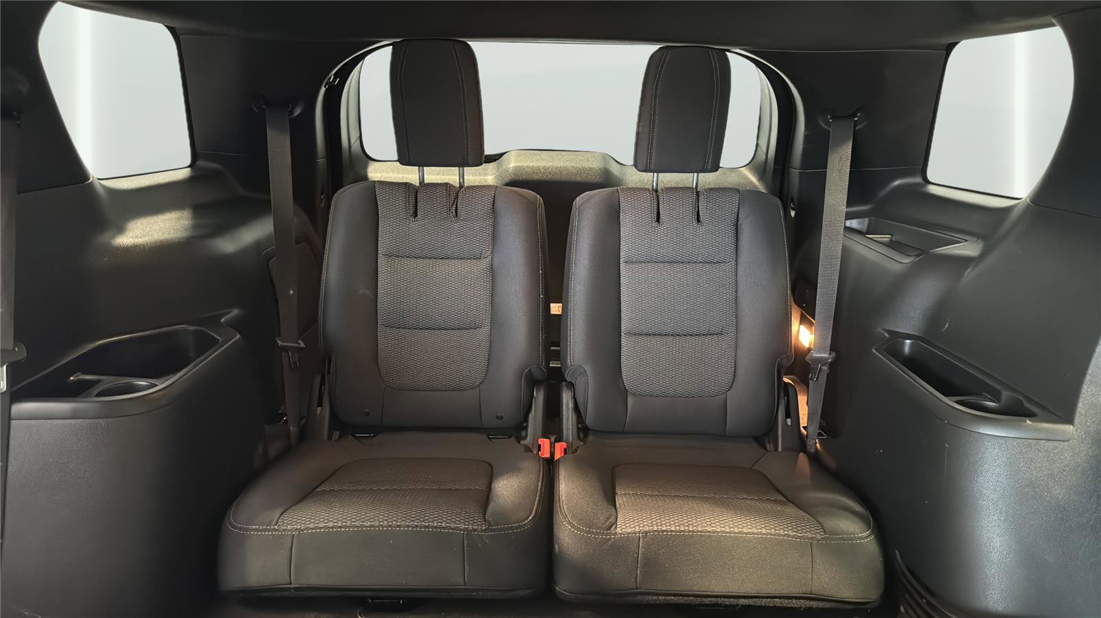 Used 2018 Ford Explorer XLT w/ Equipment Group 201A AWD/4WD image 23