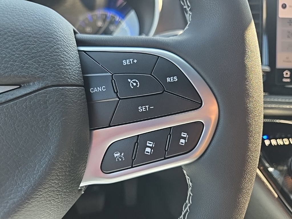 New 2027 Chrysler Pacifica Select w/ Family Tech Group AWD/4WD image 43
