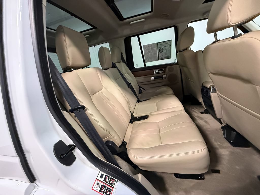 Used 2016 Land Rover LR4 HSE AWD/4WD image 14