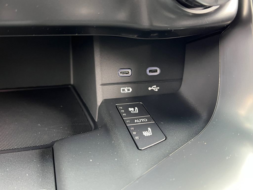 New 2026 Lexus LX 600 4WD w/ Luxury Package image 22