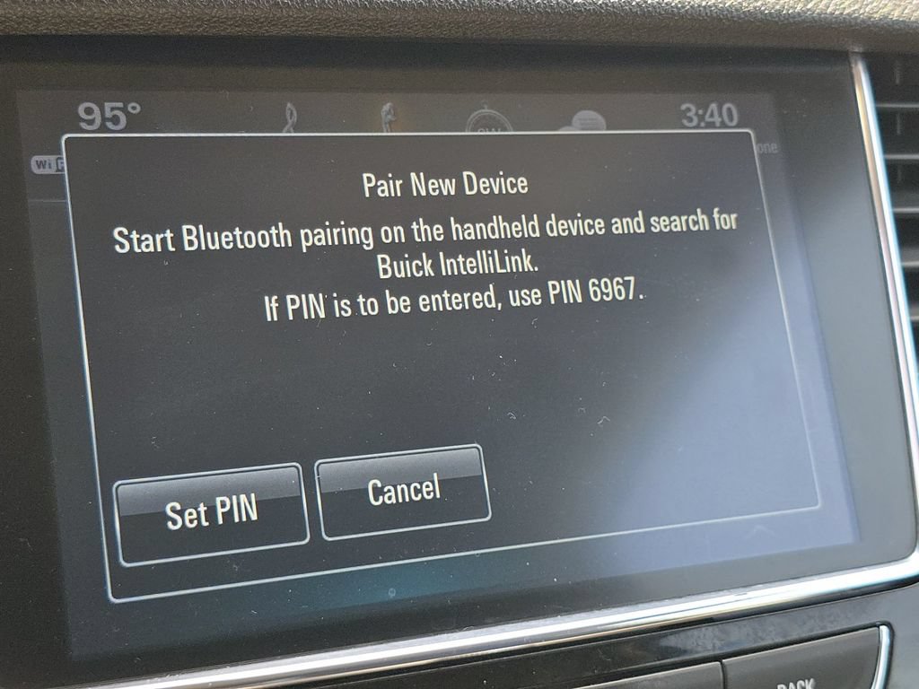 Used 2020 Buick Encore Preferred AWD/4WD image 4