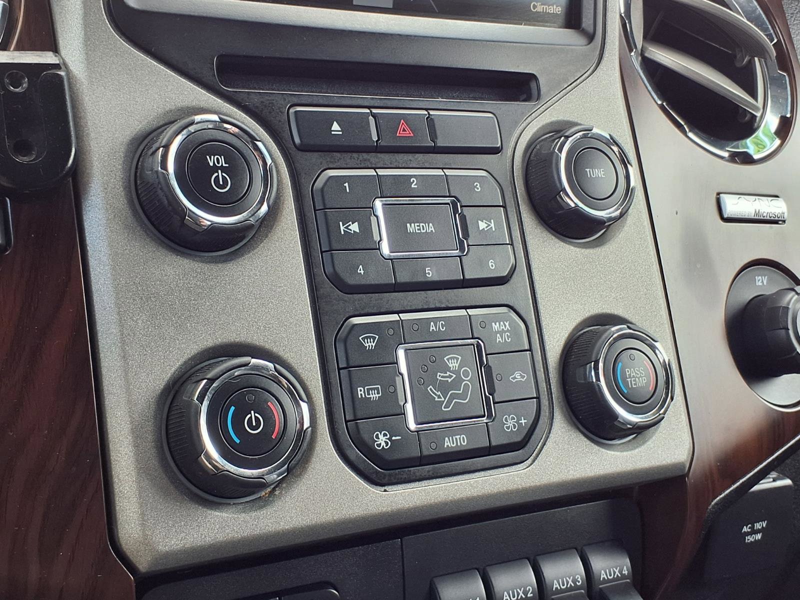 Used 2013 Ford F450 Lariat w/ Lariat Ultimate Pkg AWD/4WD image 14