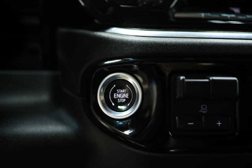 Used 2024 GMC Sierra 3500 SLT image 39